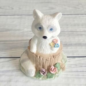 Heritage House vintage fine porcelain music box "Snookums" raccoon